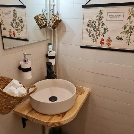 Appartement Lunaria Annua Centre-historique Avignon, à Deux Pas Du Palais, 4-5 Personnes Wifi *