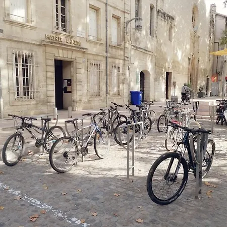 Apartment Lunaria Annua Coeur Centre-historique Avignon, A Deux Pas Du Palais, 4-5 Personnes Clim Wifi